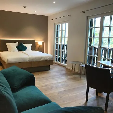 Chateau De Pourtales Hotel