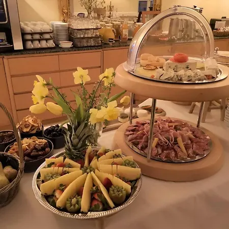 Chateau De Pourtales Hotel 3*