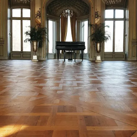 Hotel Chateau De Pourtales 3*